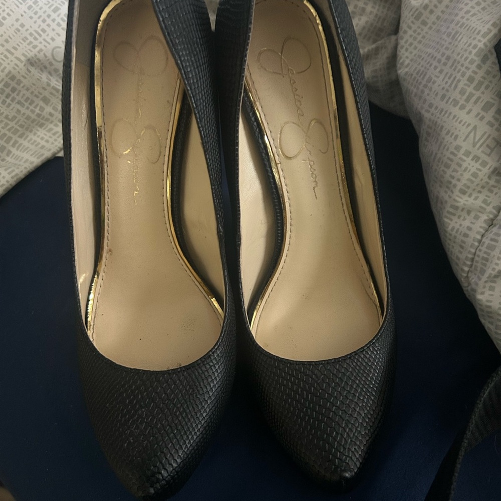 Jessica Simpson Black Textured Heels